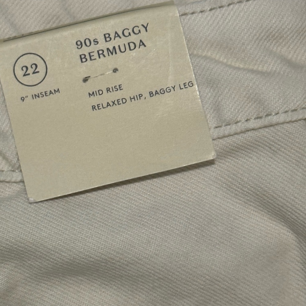 Universal Thread - Women’s- Off-White Shorts - Size 22 - Picture 4 of 6